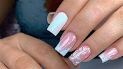 10 Professional Nail Art Ideas That Are Perfect for the Office