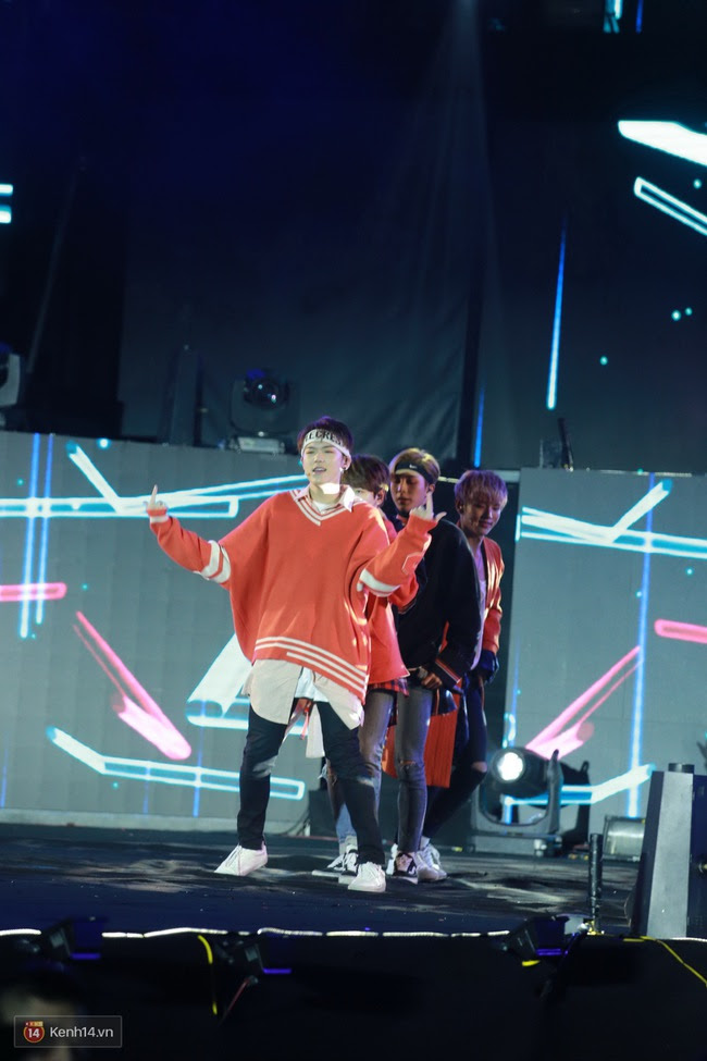 MBC Music K-Plus Concert: Khán giả đông hơn hẳn đêm diễn đầu, dàn sao Hàn hát nhảy cực sung - Ảnh 23.