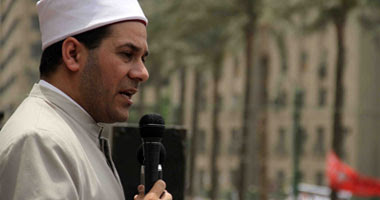 الشيخ مظهر شاهين إمام مسجد عمرو مكرم 