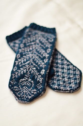 Prickly Thistle Mittens