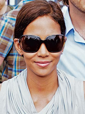 halle berry face