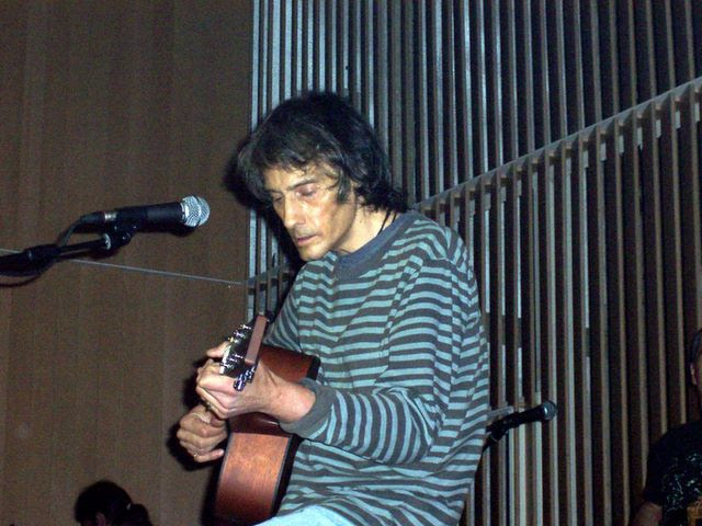 http://upload.wikimedia.org/wikipedia/commons/9/94/Antonio_vega.jpg