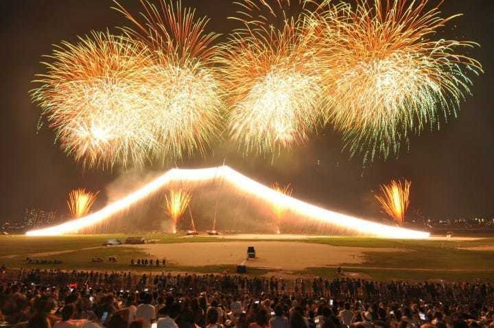 関東 19年８月開催の花火大会スケジュール 絶対に楽しめる花火大会一覧 どこココ 人気旅ライターが厳選 関東 エリアで遊ぶ 楽しむ厳選お出かけ情報ランキング 観光やグルメ 人気穴場スポットをお届け