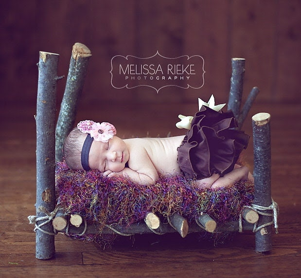 Bed - Newborn Photography Prop Bed - Newborn Baby Photo Prop Bed - Baby Picture Prop Bed - Bed for Newborn Photography - Baby Photo Prop