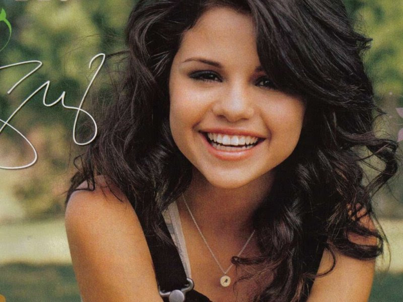 Selena Gomez Backgrounds 2011. pictures gomez new wallpapers