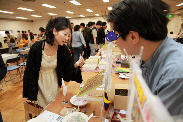 第一回 ぜんぜん関係ない女子を連れてゲームマーケットに行ってみた 後編 4 ボードゲームさそり 暮しとボードゲーム