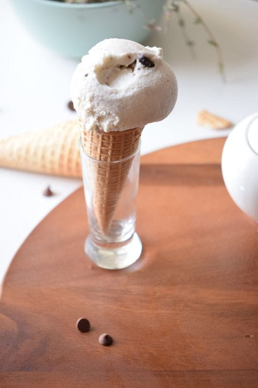 Need a yummy treat Try out this simple and delicious cookie dough ice cream recipe via remodelaholic.com.jpg
