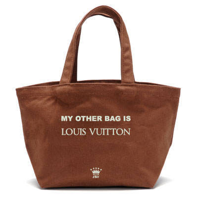 My other bag is Louis Vuitton. :D Coole Einkaufstasche für mal schnell zum Supermarkt, gibt es auch noch mit Hermes. :D Von Jessica Kagan Cushman. Scheint es aber nicht mehr zu geben :( , schade ich finde sie tolli&#160;!!! :D Natürlich würd ich sie erst nutzen, wenn ich auch wirklich meine Speedy habe ;) . via www.stylishdivastudio.com
