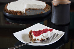 2017-7-25 No-Bake Cheesecake with Biscoff Cookie Crust and Raspberry Sauce