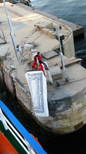 Merchants at the lock