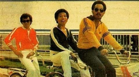 Spesial! Film 'Warkop DKI Reborn' Tembus 3 Juta Penonton Jadi Kado Ultah Kasino Zona Musik Video dan Film Terbaru, HorasSumutNews - Berita Terkini Terbaru Hari Ini - Warkop DKI memang sudah menjadi merek grup lawak yang begitu lekat di hati dan benak masyarakat. Itu sebabnya, film Warkop DKI Reborn: Jangkrik Boss Part 1 yang rilis pada 8 September 2016 kemarin pun disambut antusias oleh para penggemar.