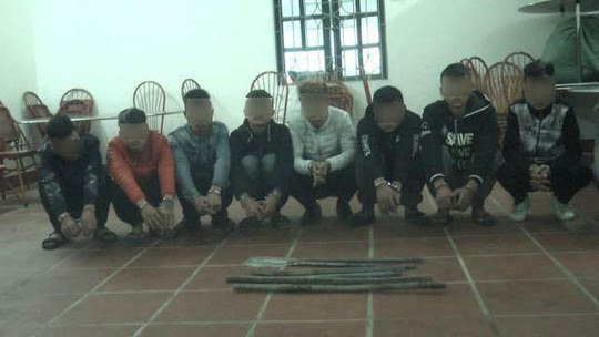 Vụ dùng hung khí chặn xe "xin tiền": Xem xét khởi tố vụ án, bị can - 1