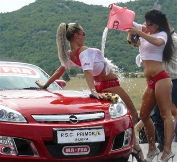 Sexy Car Wash Girls (53 pics)