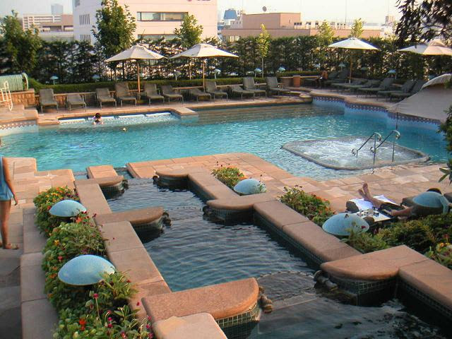 ホテルジャンキーの部屋 プールの部屋 17 ホテルイースト２１東京 ガーデンプール 爽快50ｍ一気泳ぎできる都内最高のプール