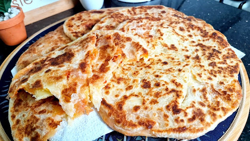 مطبخ ام وليد / محاجب بعجينة تذوب في الفم و ماشي معلكين بطريقة سهلة دون
تعب و البنة 😋.