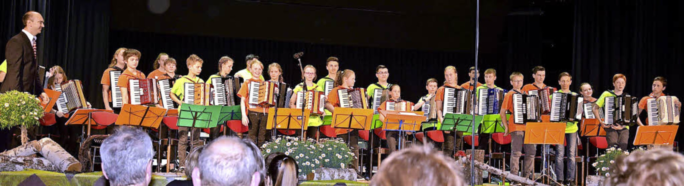 Die musikalische Zukunft des AHC Neust 27 Mitgliedern beim Frühlingskonzert