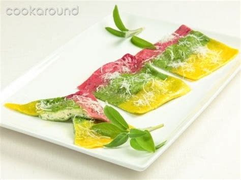 raviolo tricolore  ricotta  erbette aromatiche