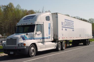 freightliner tractor trailer