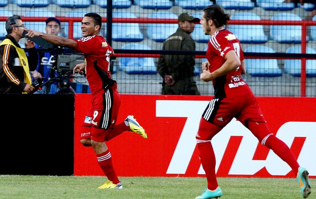 Dany Cure comemora gol do Caracas na Libertadores (Foto: AP)
