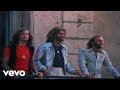 Barry Gibb el último integrante vivo de los Bee Gees que cumplio 77 años, la historia trágica de su vida