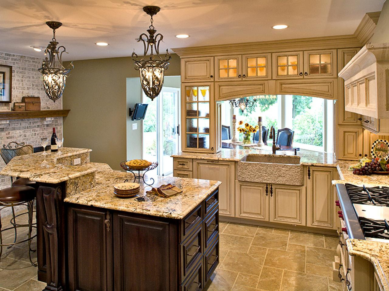 Under-Cabinet Kitchen Lighting: Pictures & Ideas From HGTV ...