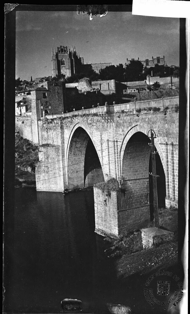 Puente de San Martín en 1933. Fotografía de Gonzalo de Reparaz Ruiz. © Institut Cartogràfic de Catalunya
