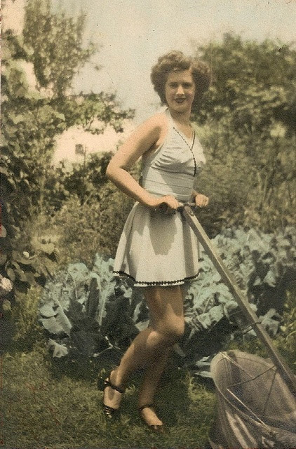 moving the lawn in style | 1940s