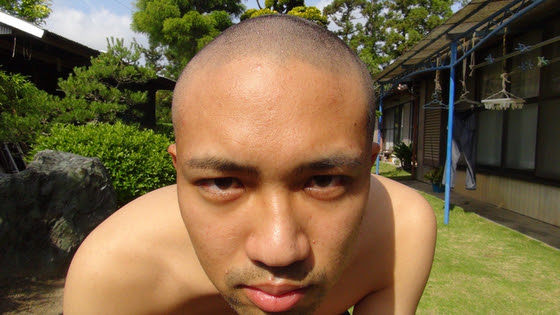 バリカン1mm坊主すけぞぉが1ヶ月でどれだけ髪の毛が伸びるか検証してみた まるみた Com