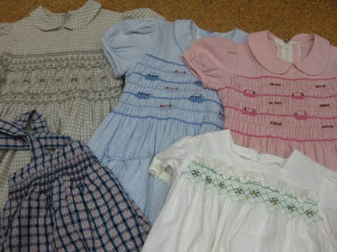 トレモロの響きにのせて 思い出のスモッキングワンピース