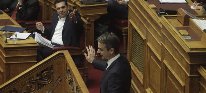 Καρέ-καρέ τα νεύρα του Τσίπρα με τις φαρμακερές αλήθειες του Μητσοτάκη [εικόνες]