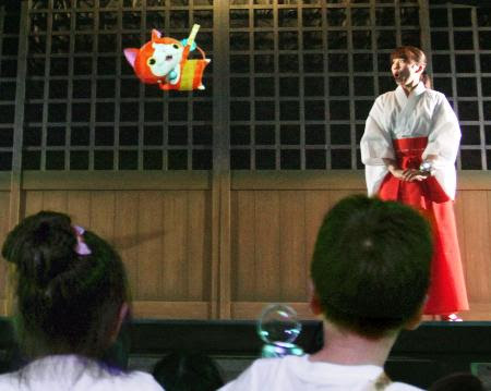 ｕｓｊ 夏休みは 妖怪体験 ３日から限定イベント 報道陣などに公開されたｕｓｊの 妖怪ウォッチ のアトラクション １日 大阪市 四国新聞社