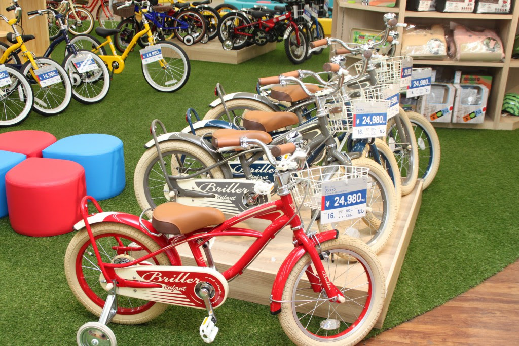 試乗コーナーあり サイクルベースあさひ 千里丘店にキッズサイクル専門店がオープン ずっと茨木