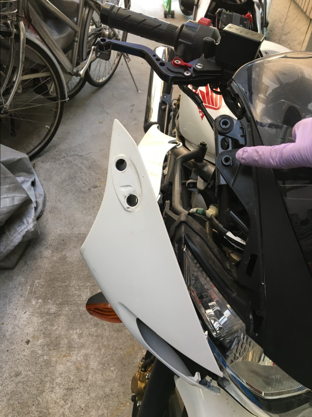 Vtr250f アッパーカウルの取り外し Shimox の一期一会