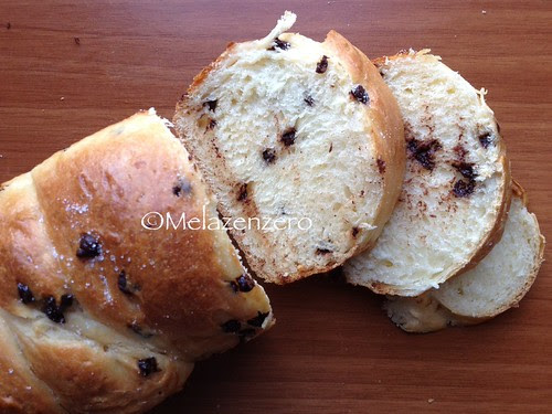 Treccia brioche con gocce di cioccolato