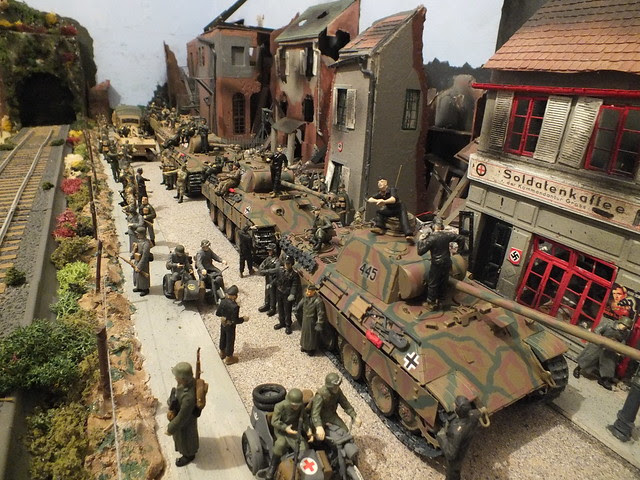 similar Photo 1/35 train models
