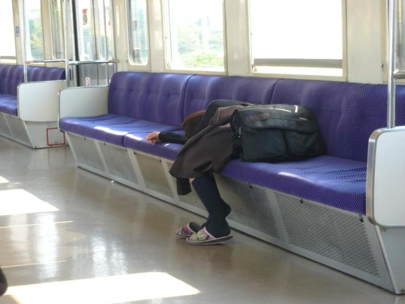 電車で寝るということは 目白発 ケンチク屋の徒然草