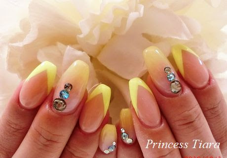 ネオンフレンチネイル 豊田市のネイルサロン スクールprincess Tiara