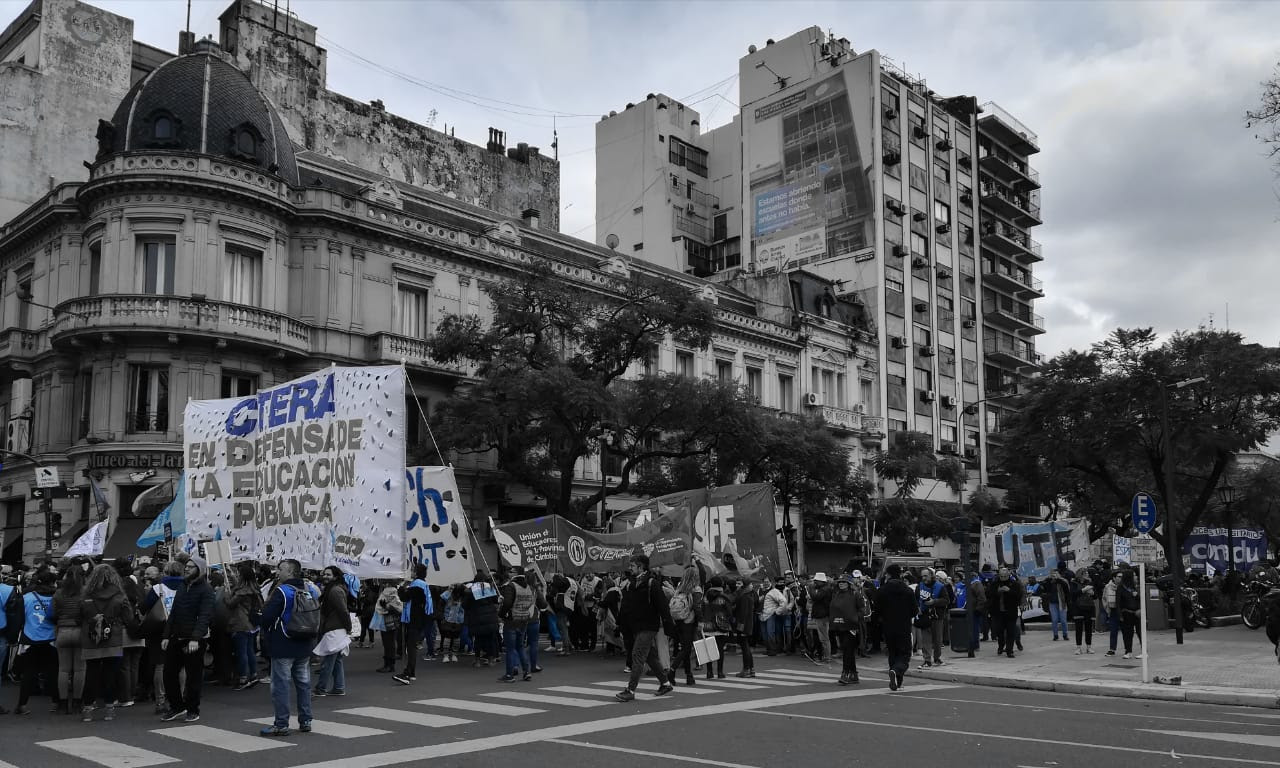 Central de Trabajadores de la Argentina : Larreta y Acuña ...