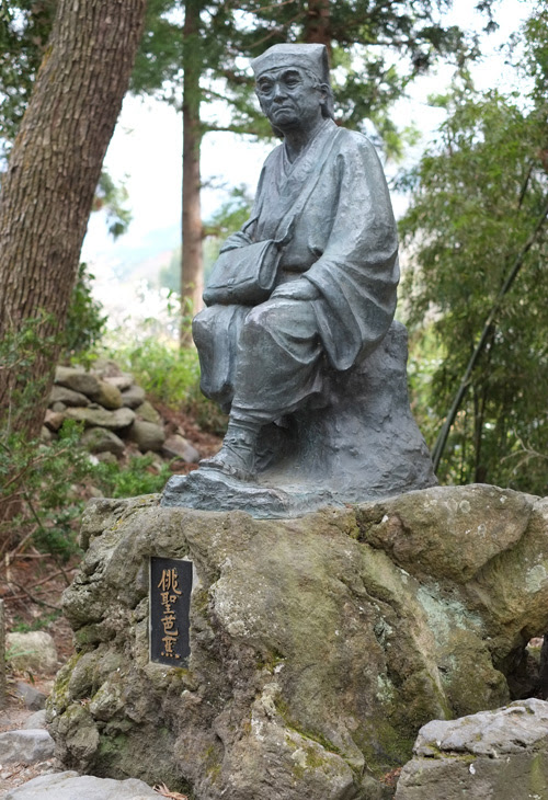 山寺 松尾芭蕉像 俳聖と呼ばれた詩人 山寺紀行 Yamadera Blog