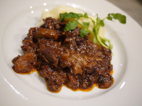 東京グラトンズ 料理レシピ 牛すじ肉と牛すね肉のトマト煮込み