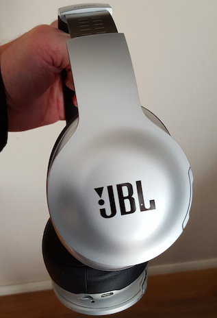 Jbl everest 700 review
