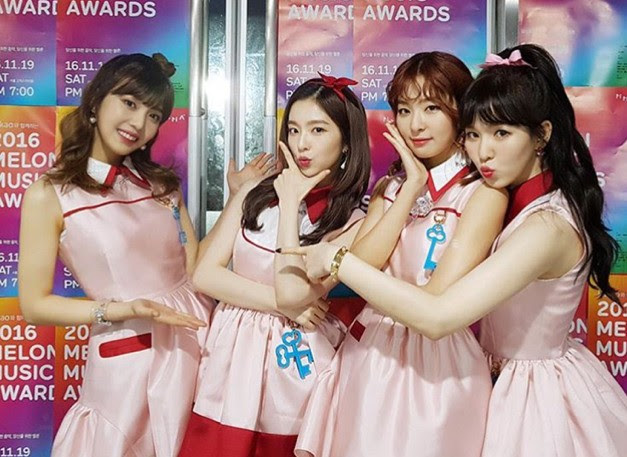 없는 멤버 자리 비워두는 따수운 레드벨벳.jpg | 인스티즈