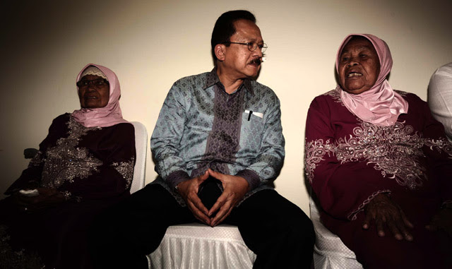 Foke Resmikan Panti Sosial Tresna Werdha