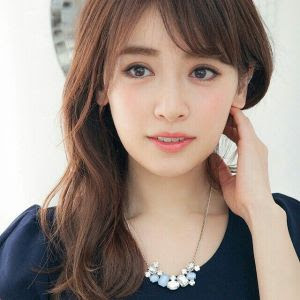 泉里香 髪形 前髪の画像まとめ 美容室やオーダー方法も まとめいく Matomake