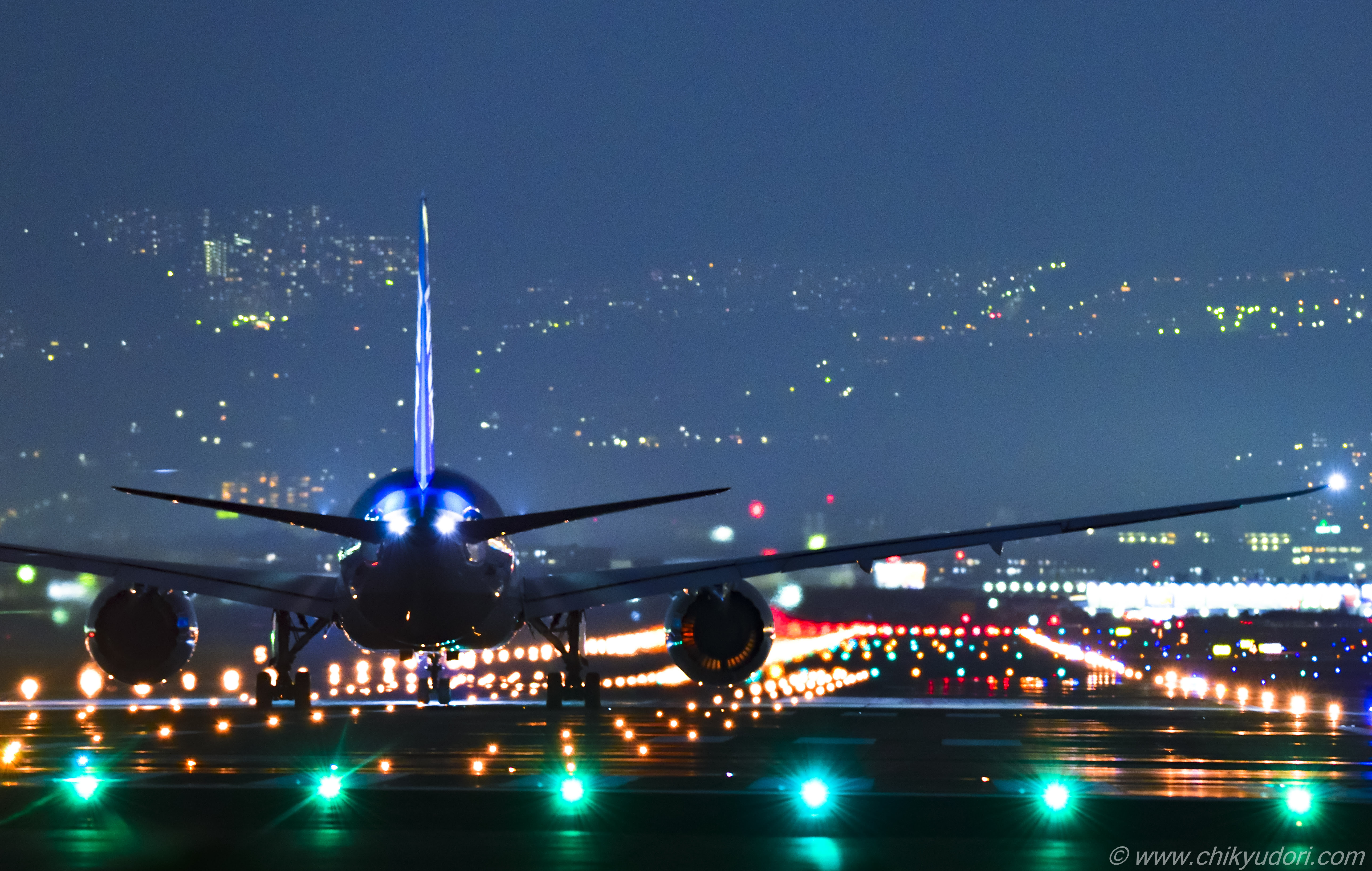 伊丹空港 大阪国際空港 の千里川の土手と夜景撮影 地球の撮り方