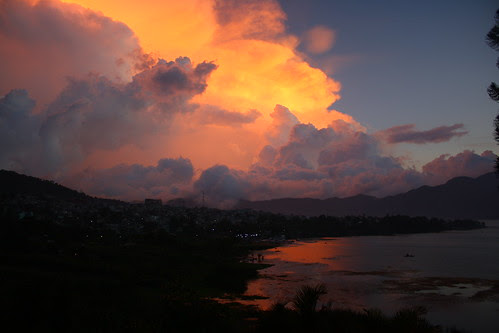 Puesta de sol en Atitlán (II)