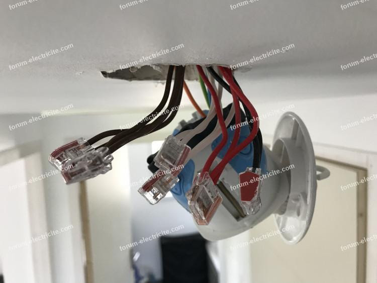 Forum Électricité - Branchement électrique antenne TV dans les combles.