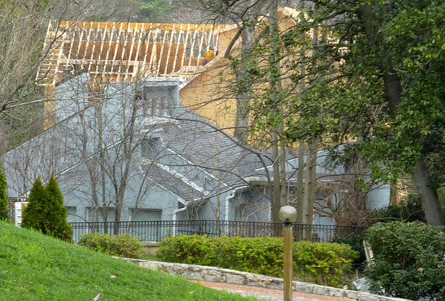 P1040563-2012-02-01--1714-Wildwood-Rd--teardown-roof-framing-from-side-detail