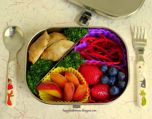 Chicken and Broccoli with Beet Slaw Bento by sherimiya ♥