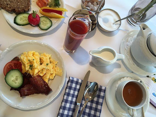 Nur Mit Frühstück Im Hotel